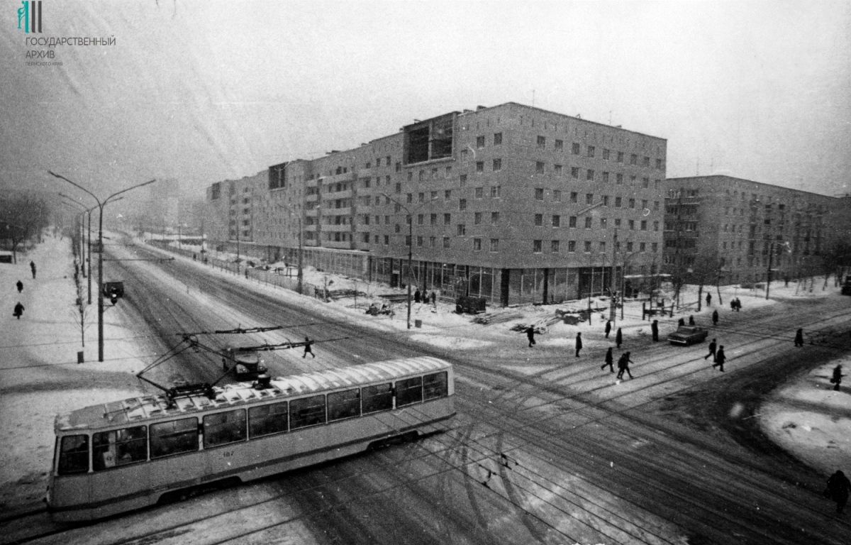 Пермь, КТМ-5М «Урал» № 107; Пермь — Старые фотографии