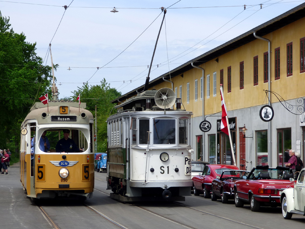 Скьолленесхольм, Duewag GT6 № 890; Скьолленесхольм, Двухосный моторный вагон № S1; Скьолленесхольм — 40-летний юбилей музея — 26.05.2018.