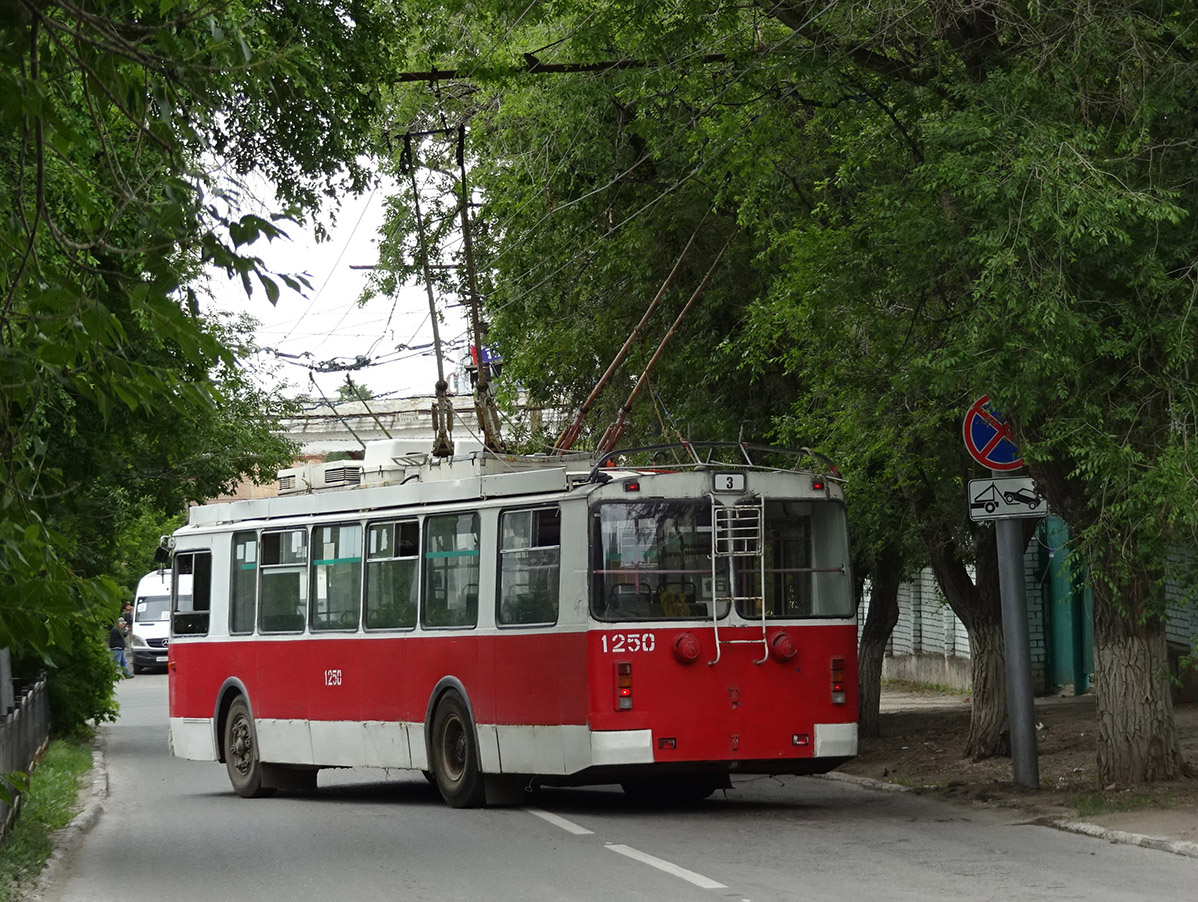 Саратов, ЗиУ-682Г-016.02 № 1250