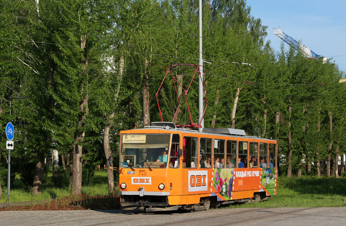 Yekaterinburg, Tatra T6B5SU Br. 748