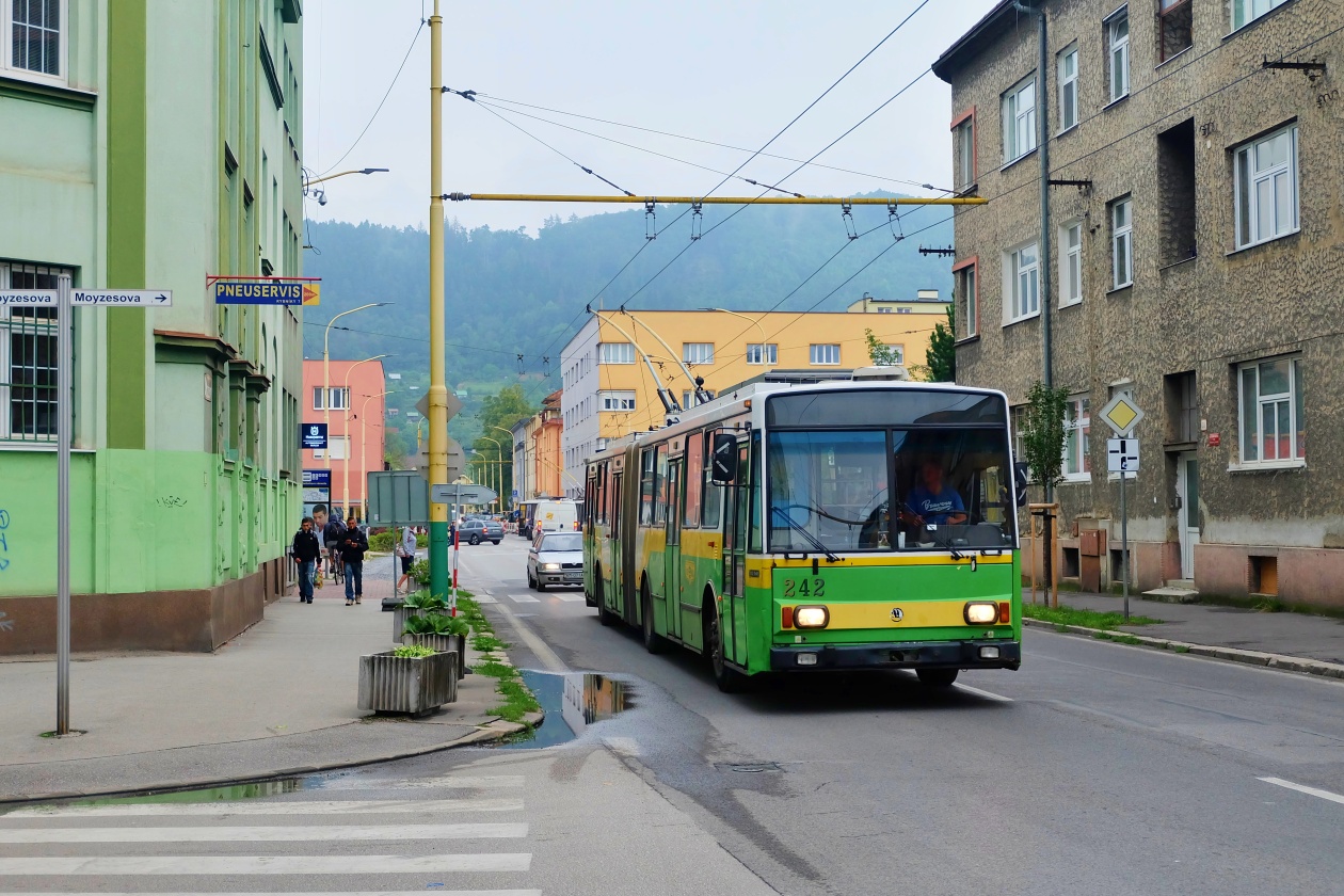 Жилина, Škoda 15Tr13/7M № 242