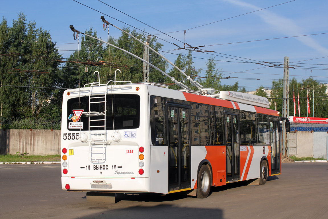 Санкт-Петербург, УТТЗ-6241-10 «Горожанин» № 5555