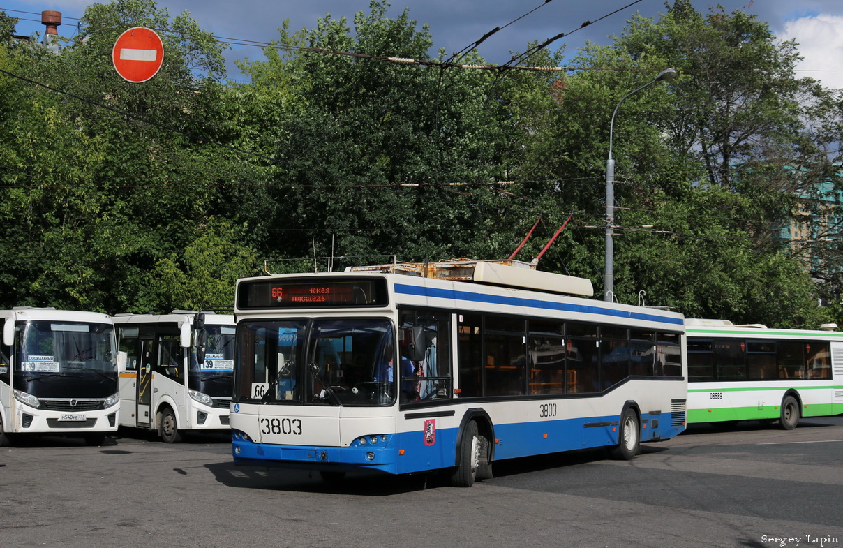 Москва, СВАРЗ-МАЗ-6235.00 № 3803