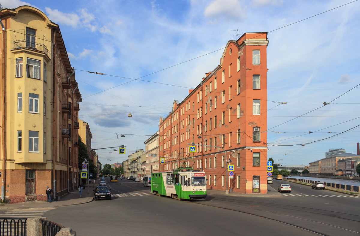 Санкт-Петербург, ЛМ-68М № 8700