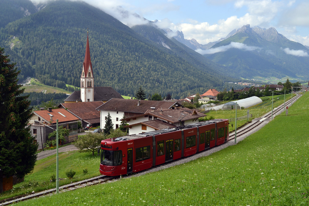 Innsbruck, Bombardier Flexity Outlook — 351; Innsbruck — Stubaitalbahn