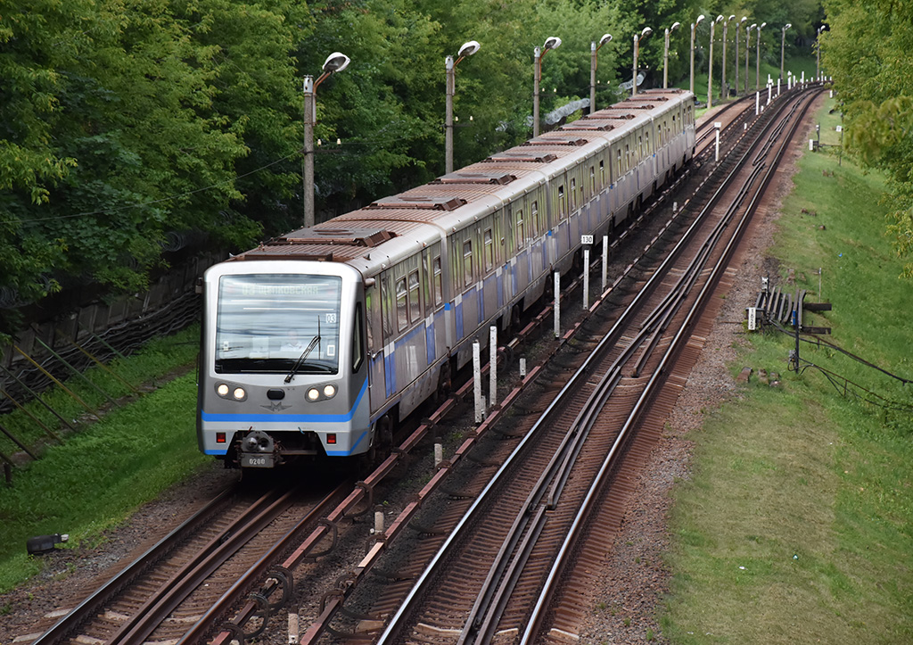 Moskva, 81-740.4 “Rusich” č. 0200