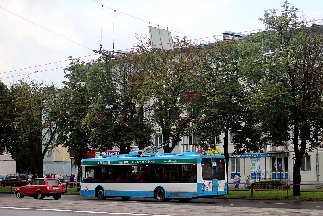 Витебск, БКМ 321 № 211