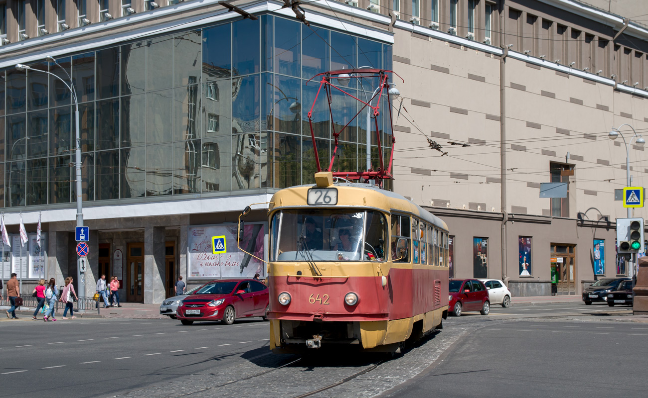 Jekatyerinburg, Tatra T3SU — 642