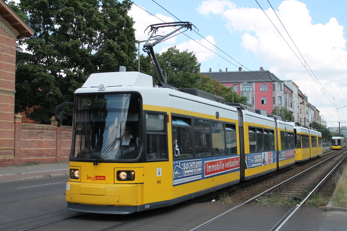 Berlin, BVG GTNO № 1228
