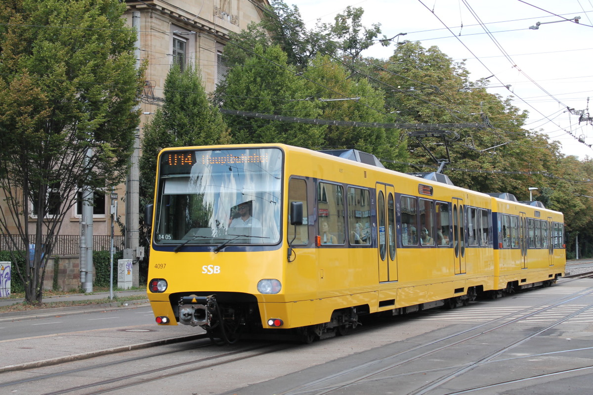 Stuttgart, Duewag DT8.S Br. 4097