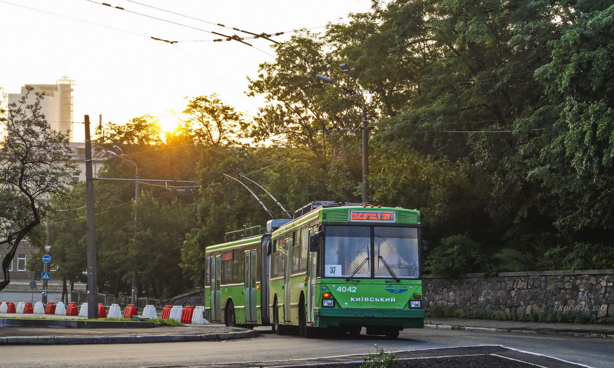 Киев, Киев-12.03 № 4042