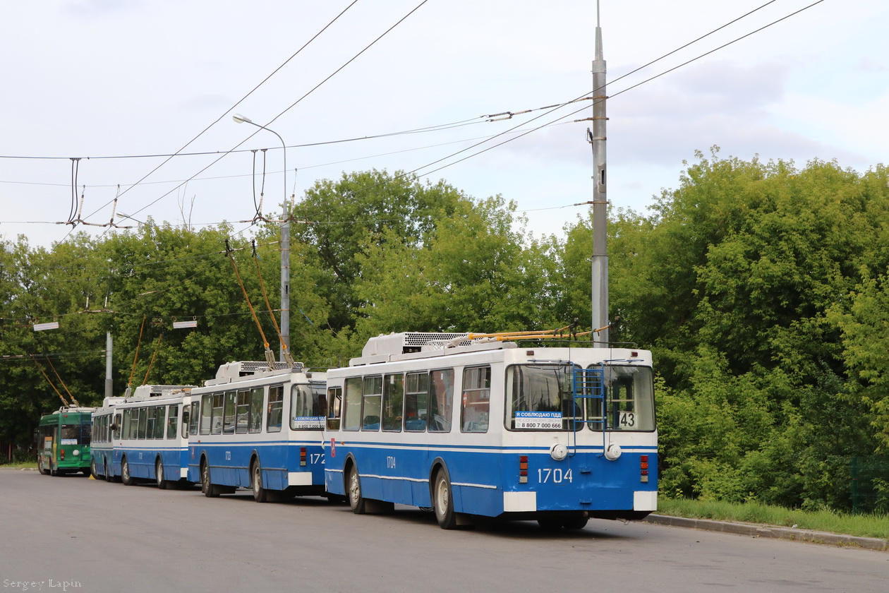 Москва, ЗиУ-682ГМ1 (с широкой передней дверью) № 1704