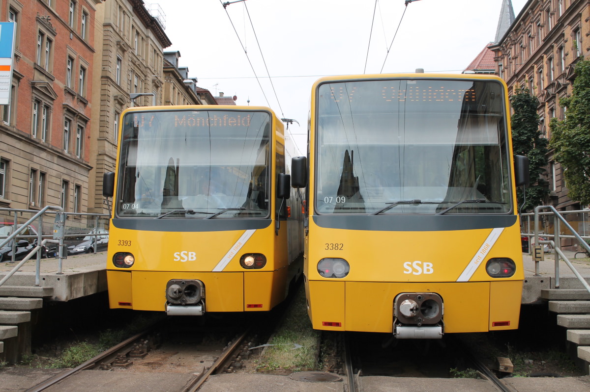 Штутгарт, Duewag DT8.11 № 3393; Штутгарт, Duewag DT8.11 № 3382