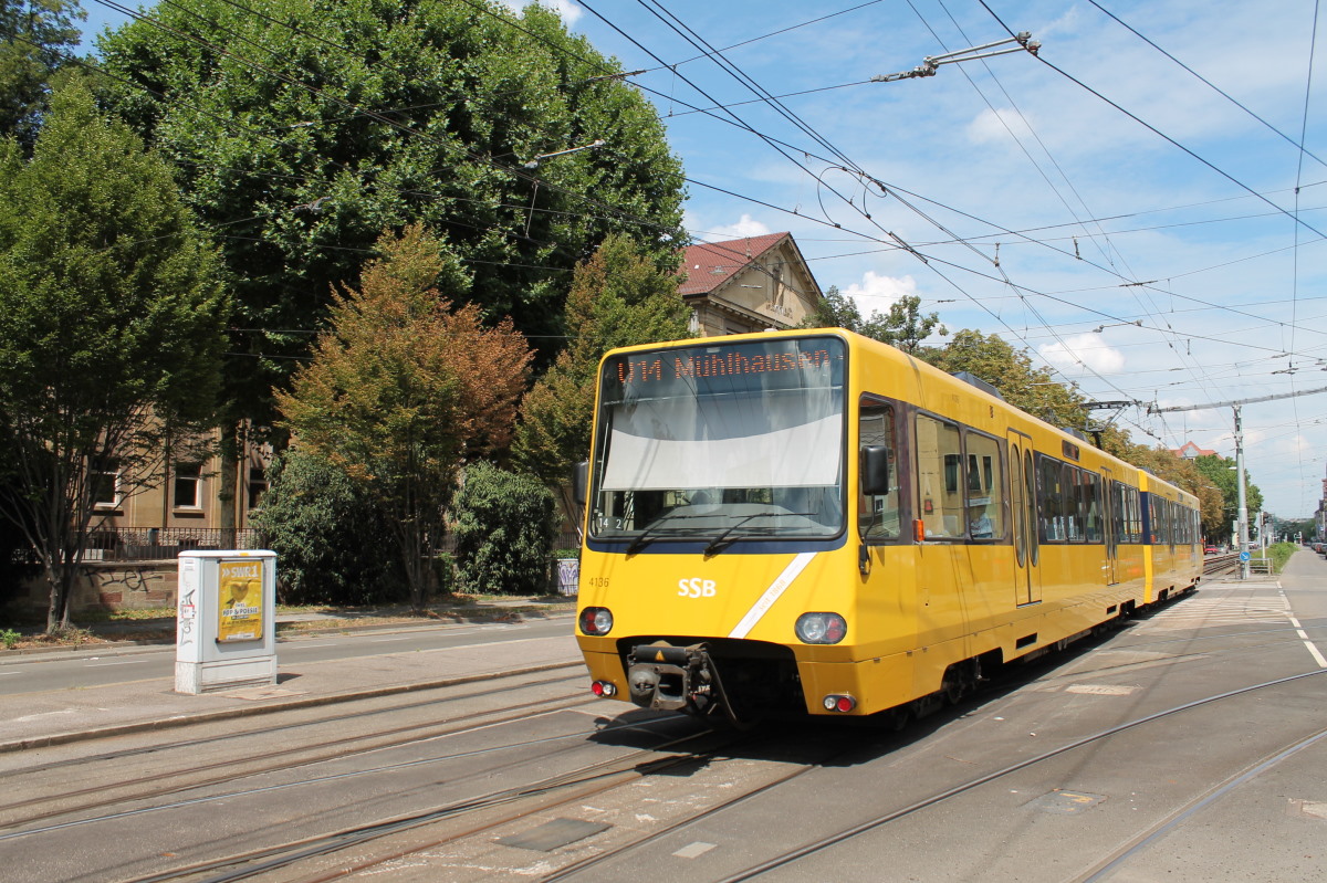 Stuttgart, Duewag DT8.S N°. 4136