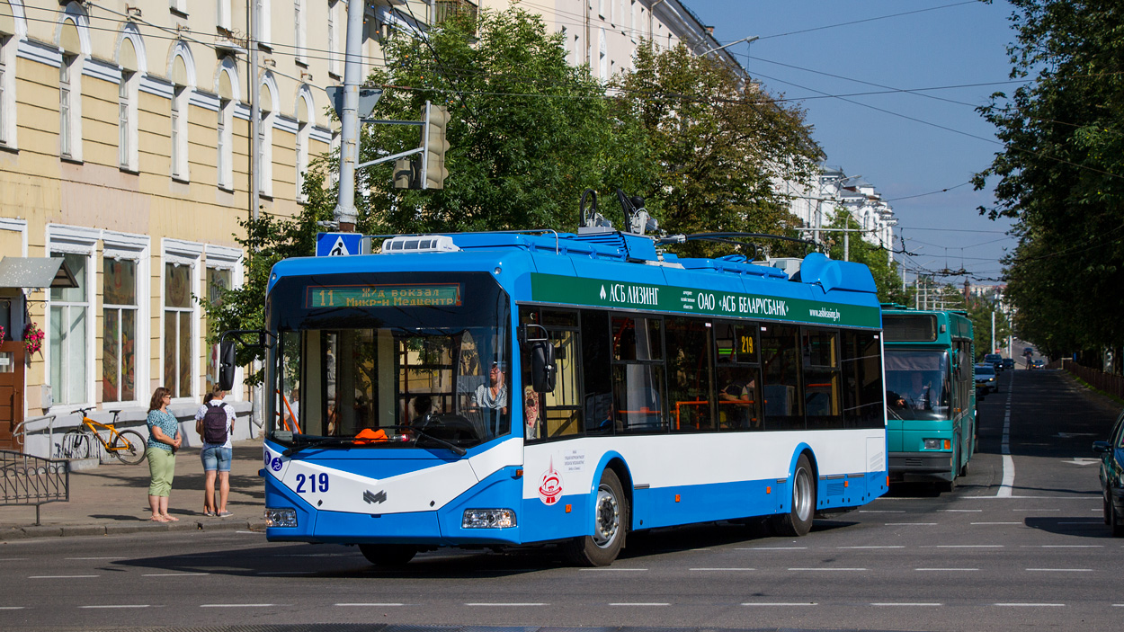 Витебск, БКМ 32100D № 219