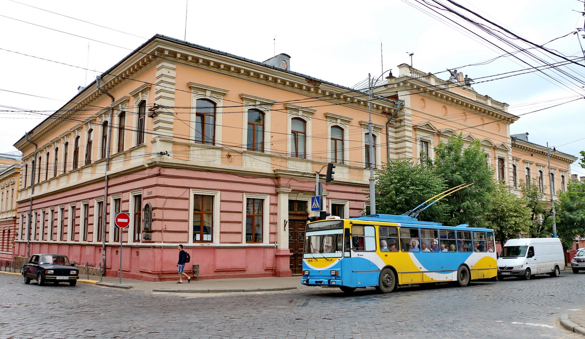 Черновцы, Škoda 14Tr17/7M № 379