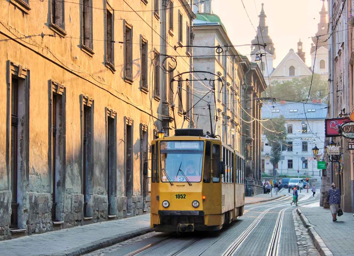 Львов, Tatra KT4SU № 1052