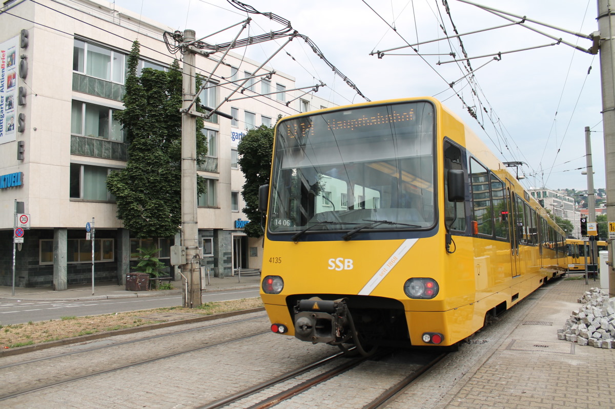 Stuttgart, Duewag DT8.S Nr. 4135 Stuttgart, Duewag DT8.S Nr. 4135