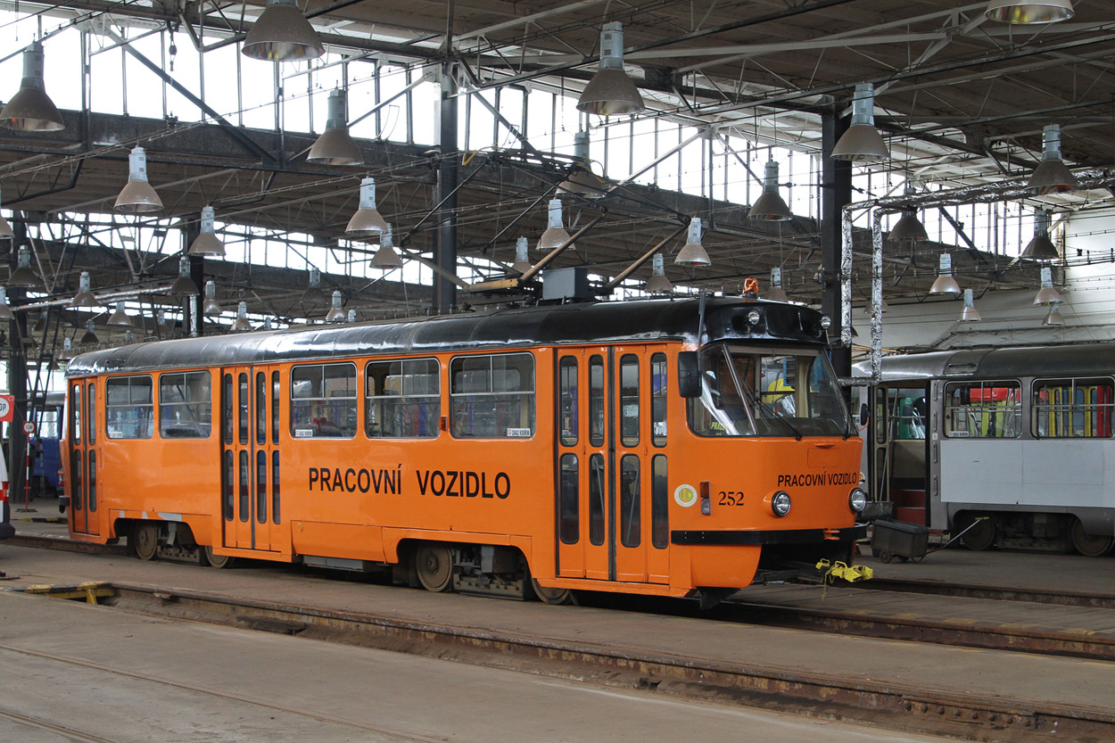 Мост ― Литвинов, Tatra T3SUCS № 252