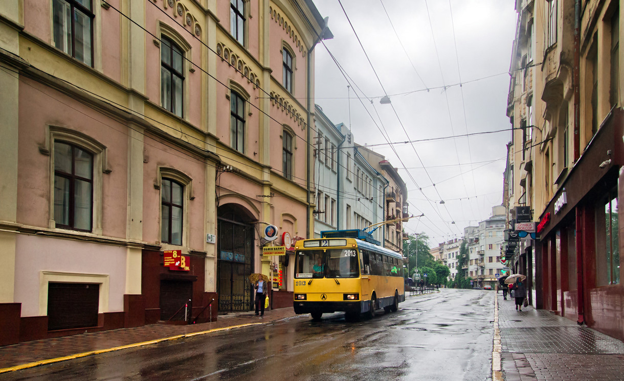 Черновцы, ЛАЗ-52522 № 2013