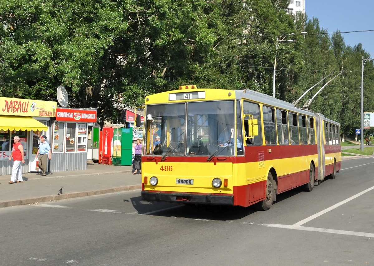 Киев, Škoda 15Tr03/6 № 486