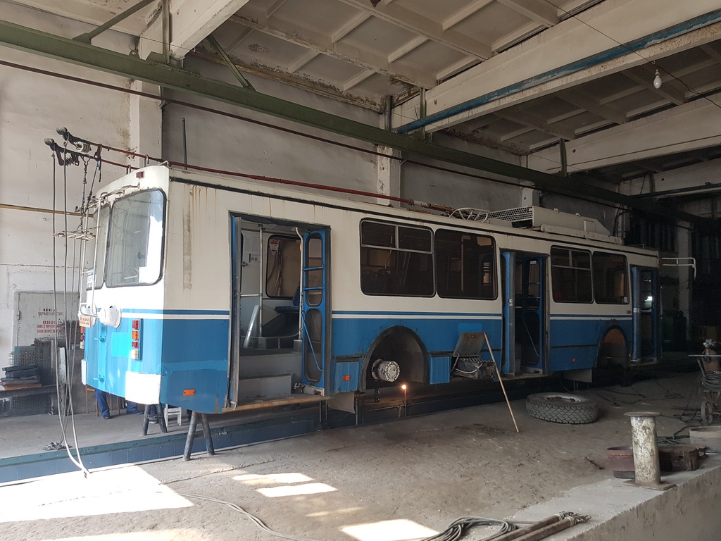 Махачкала, ЗиУ-682ГМ1 (с широкой передней дверью) № 254