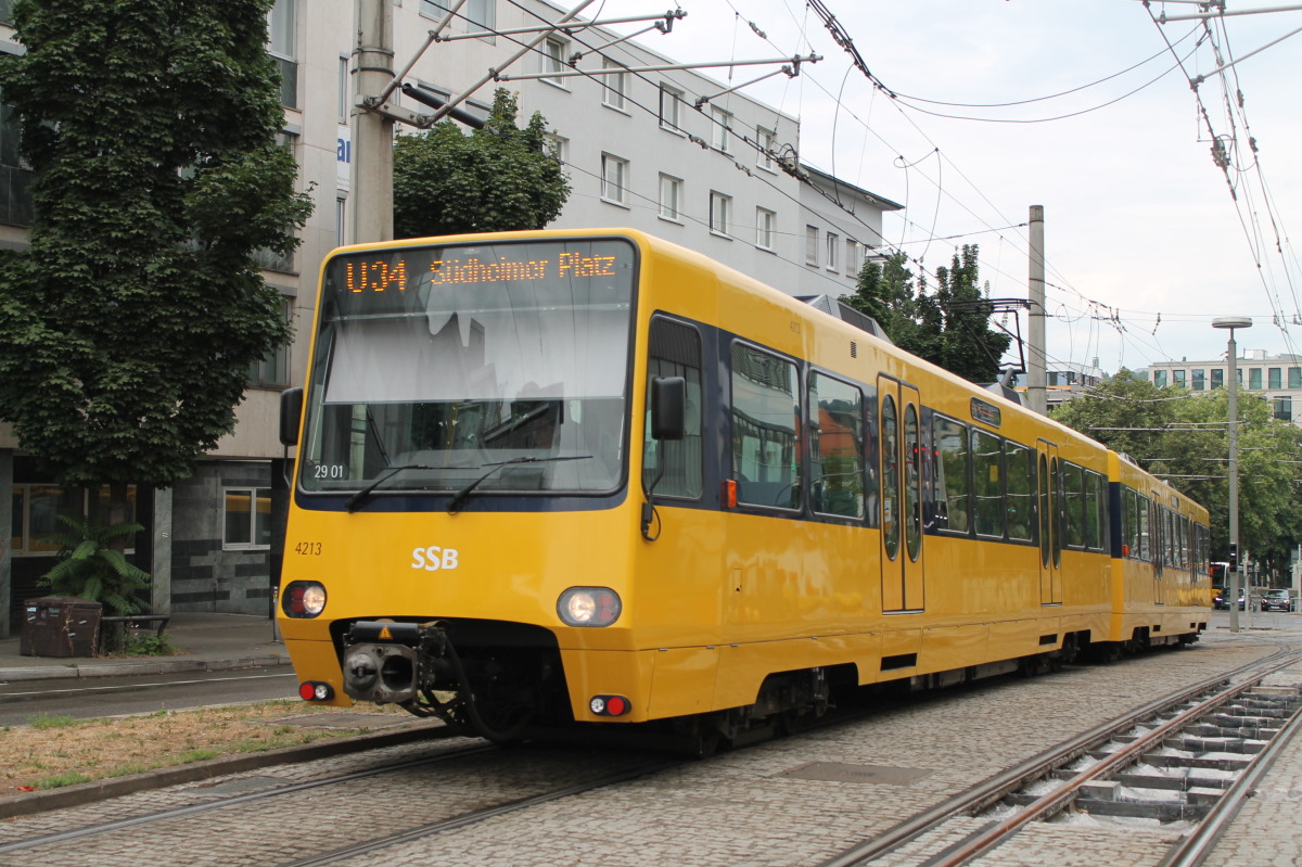Stuttgart, Duewag DT8.S # 4213 Stuttgart, Duewag DT8.S # 4213