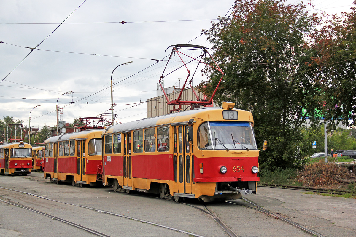 Jekatyerinburg, Tatra T3SU — 654
