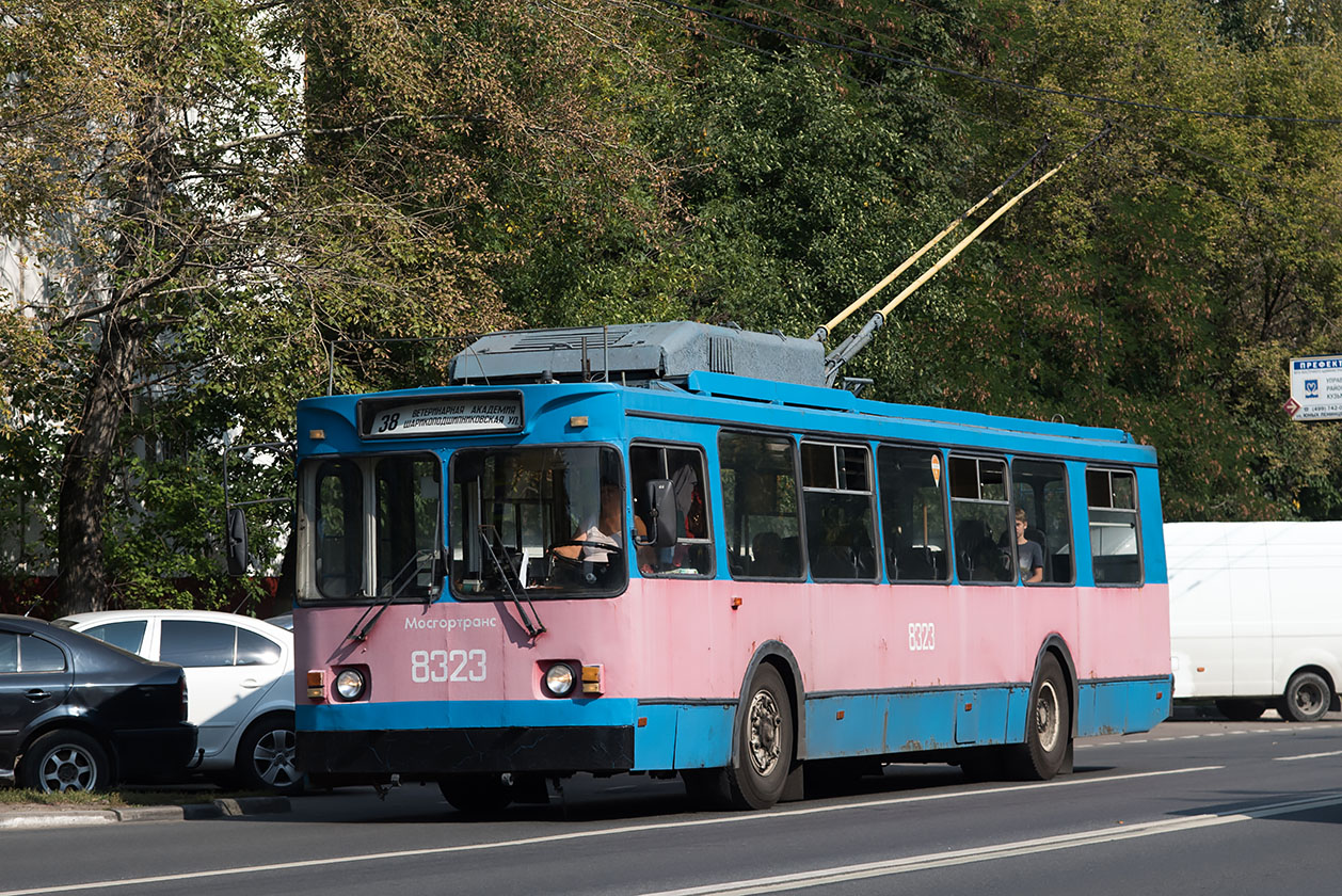 Москва, ЗиУ-682ГМ1 (с широкой передней дверью) № 8323