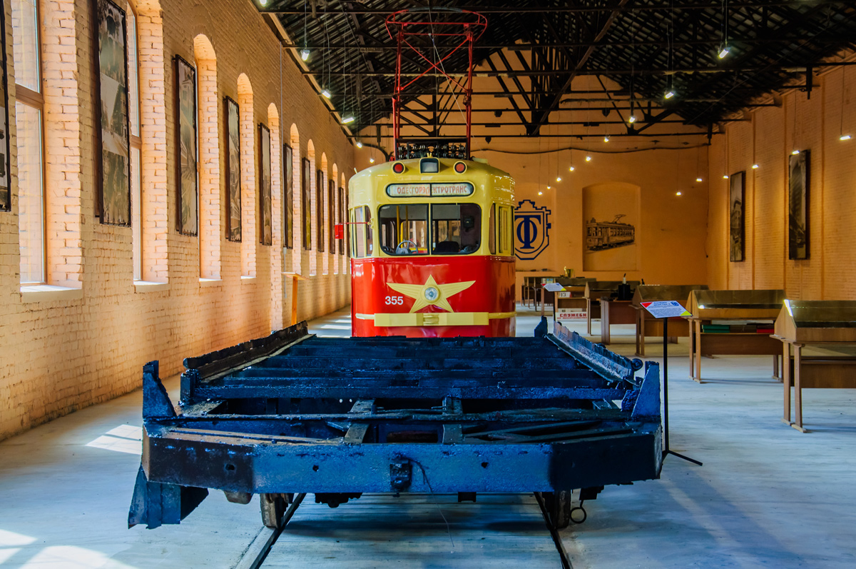 Одесса, Ф (Коломенский) № 305; Одесса, КТМ-1 № 355