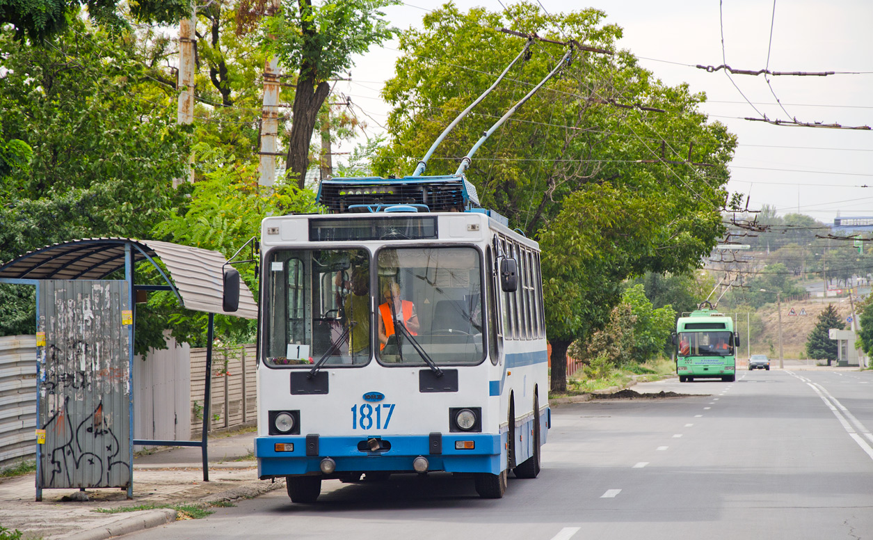 Мариуполь, ЮМЗ Т2 № 1817