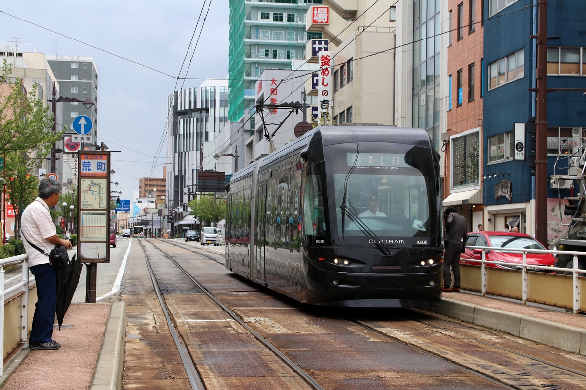 Тояма, Niigata/Bombardier TLR0600 № 9003