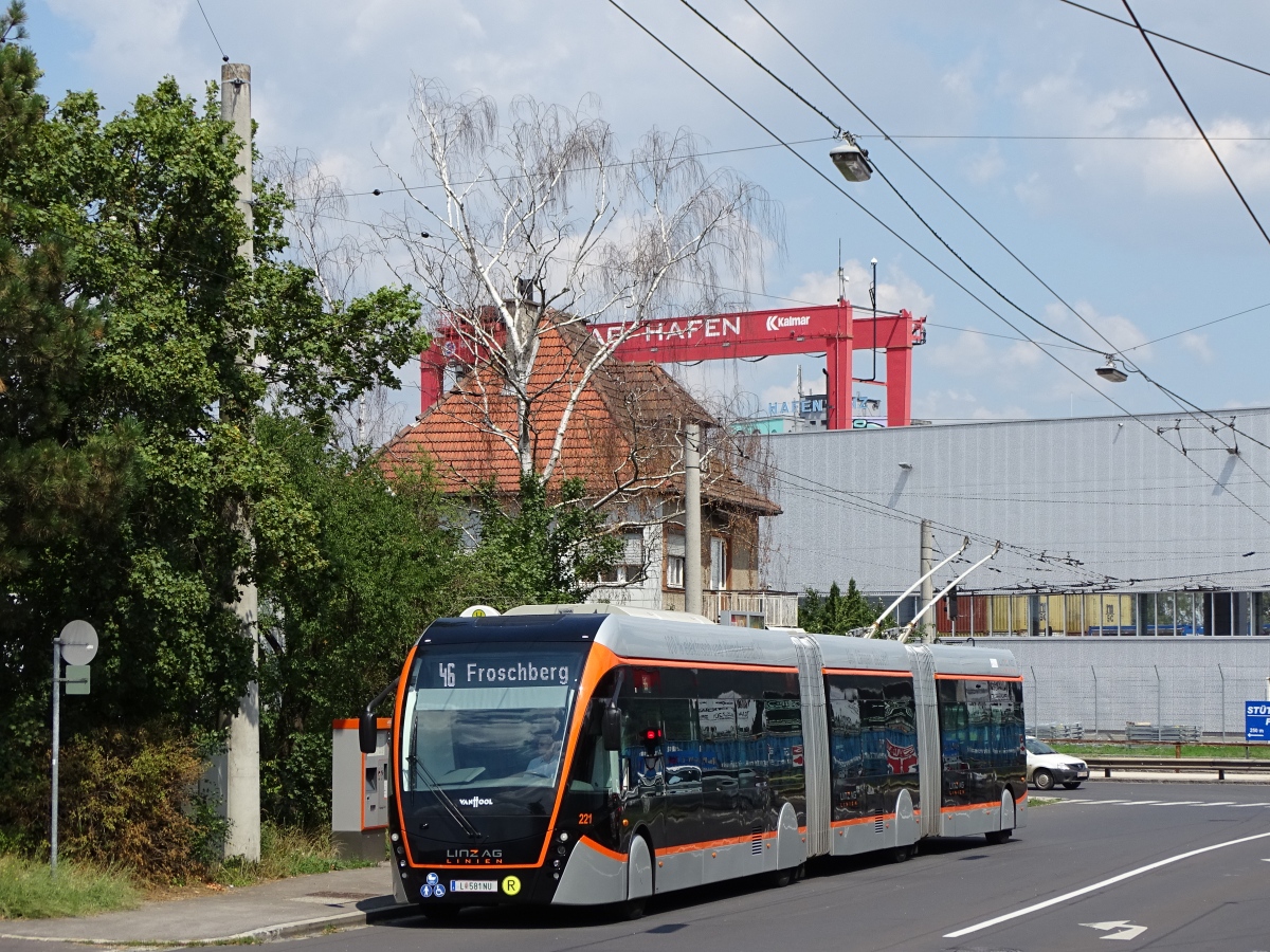 Линц, Van Hool Exqui.City 24 № 221