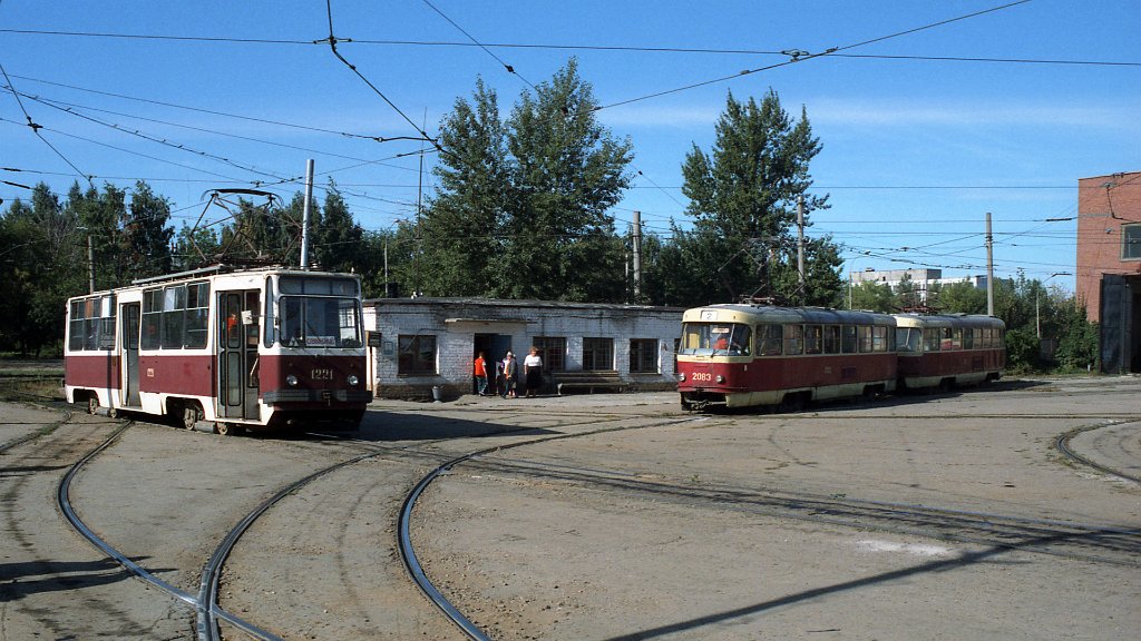 Ulyanovsk, 71-132 (LM-93) № 1221; Ulyanovsk, Tatra T3SU (2-door) № 2083