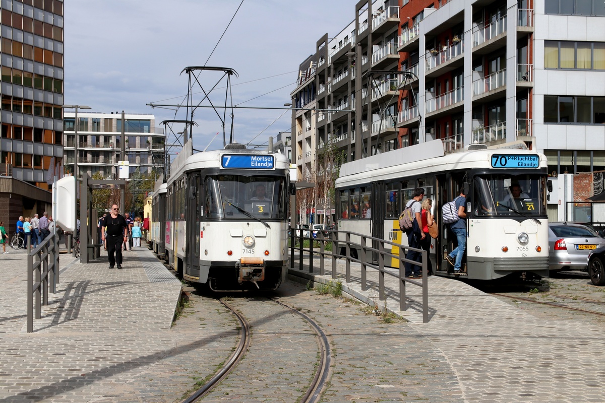 Antverpy, BN PCC Antwerpen (modernised) č. 7145; Antverpy, BN PCC Antwerpen č. 7055