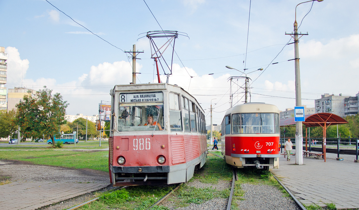 Мариуполь, 71-605 (КТМ-5М3) № 986; Мариуполь, Tatra T3SUCS № 707 Мариуполь, 71-605 (КТМ-5М3) № 986; Мариуполь, Tatra T3SUCS № 707
