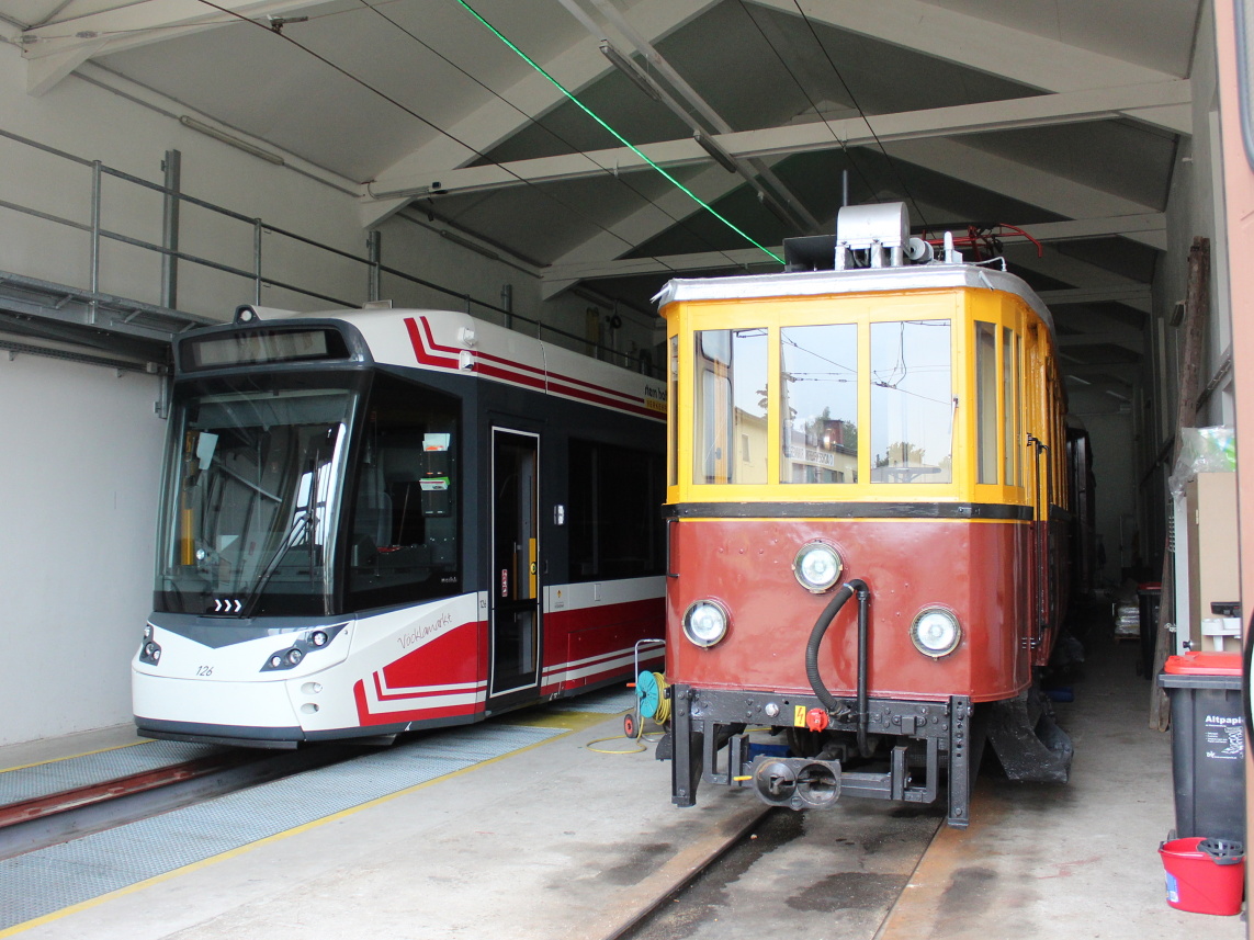 Аттерзе, Vossloh Tramlink V3 № 126; Аттерзе, Двухосный моторный Ganz № 20 104