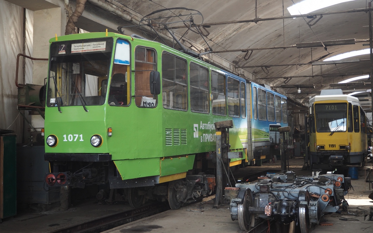 Львов, Tatra KT4SU № 1071