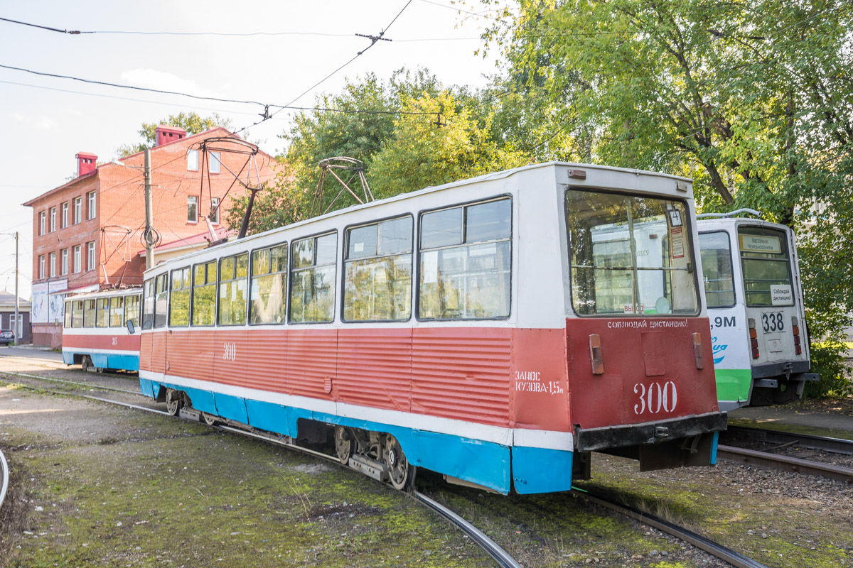 Tomsk, 71-605 (KTM-5M3) č. 300 Tomsk, 71-605 (KTM-5M3) č. 300