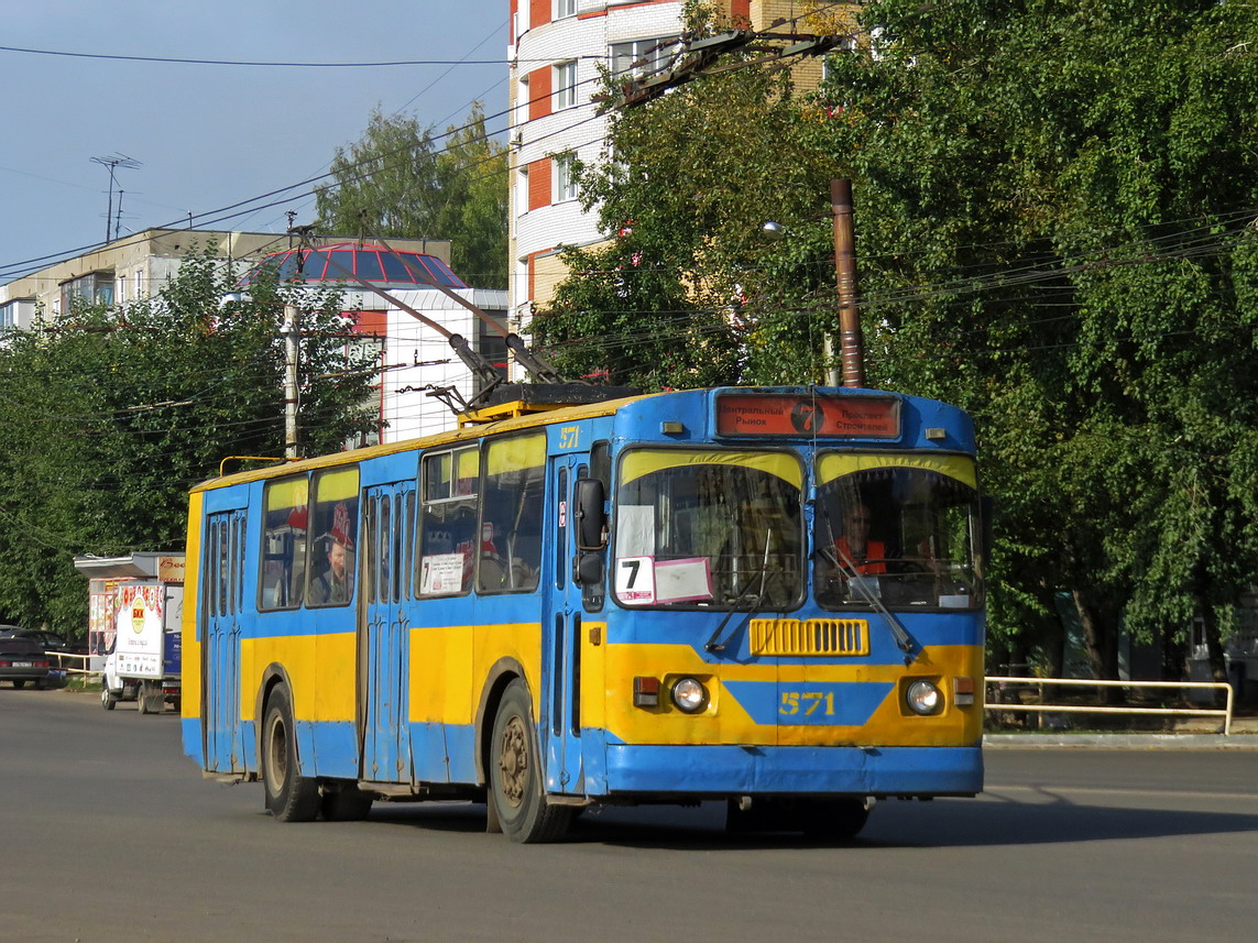 Киров, ЗиУ-682Г (СЗТМ) № 571
