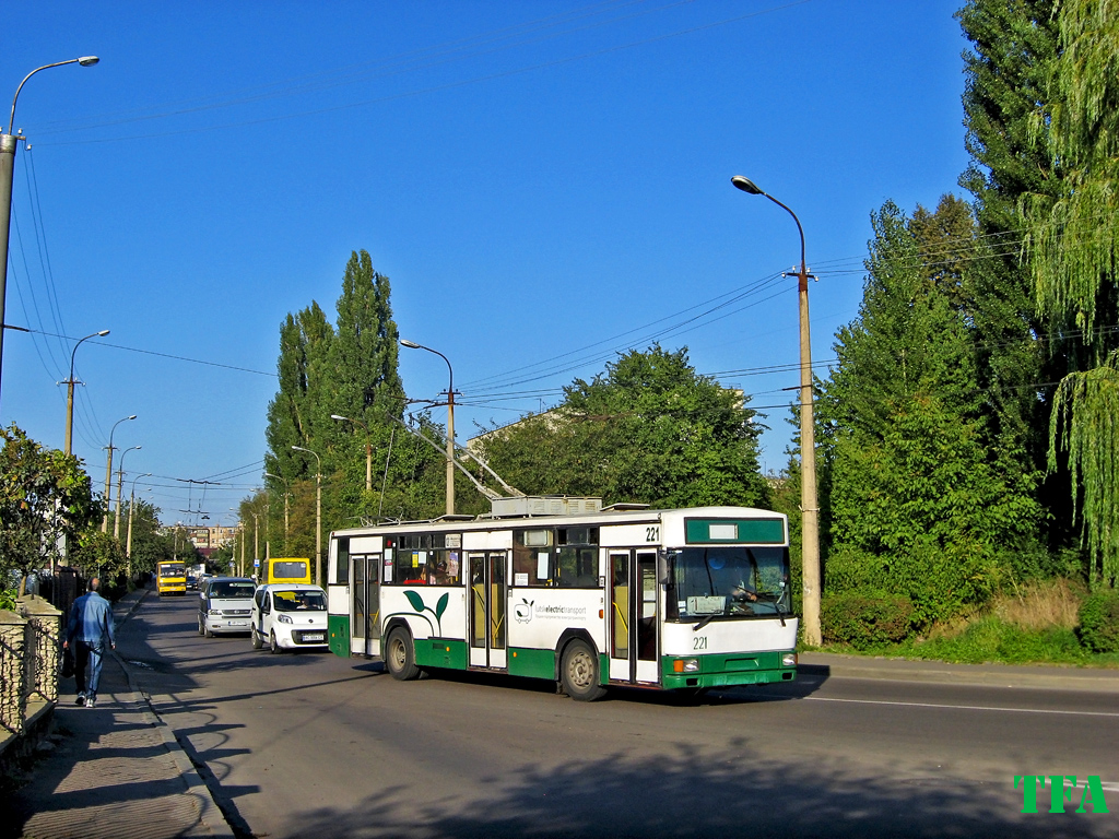 Луцк, MPK/Jelcz 120MT № 221