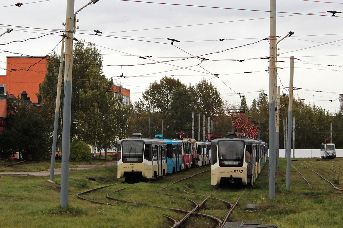 Jarosław, 71-619KT Nr (30912); Jarosław, 71-619KT Nr (5282)