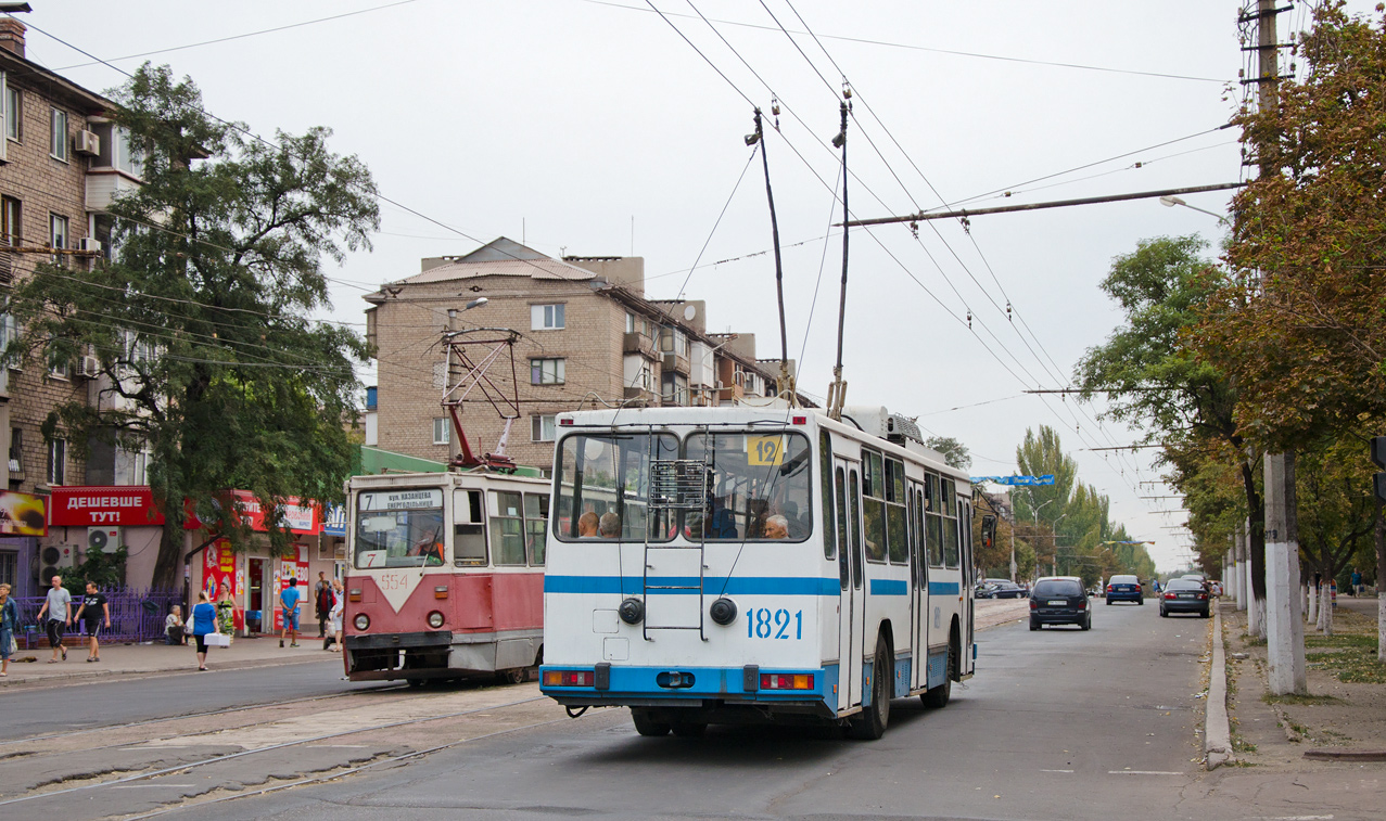 Маріуполь, ЮМЗ Т2 № 1821