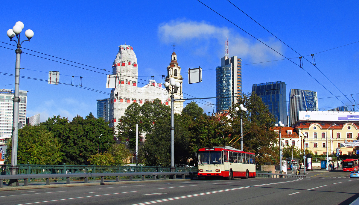 Vilnius — Loops and lines