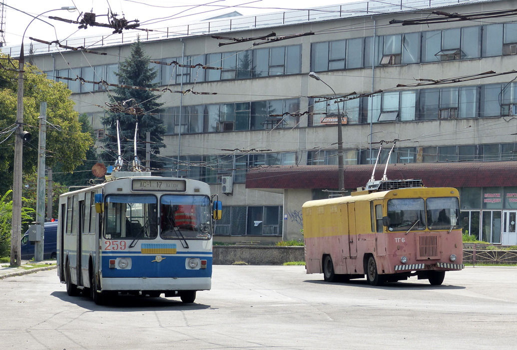 Hmjelnicki, ZiU-682G-016 (012) Br. 259; Hmjelnicki, KTG-1 Br. ТГ-6