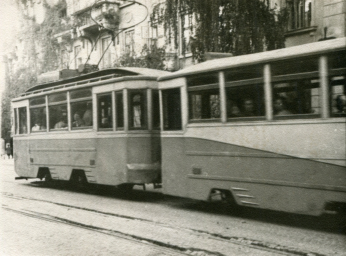 Львов, Sanok type 175 № 181; Львов — Неопознанные трамваи: Sanok