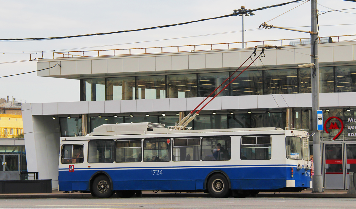 Москва, ЗиУ-682ГМ1 (с широкой передней дверью) № 1724