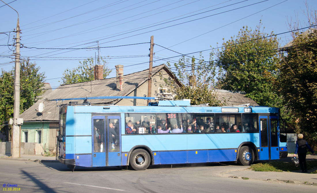 Černivci, Den Oudsten B88 Br. 351; Černivci — Repair of Sichovyh Strilstiv Street and roundabout route 4 along the streets of Chisinau and Shota Rustaveli