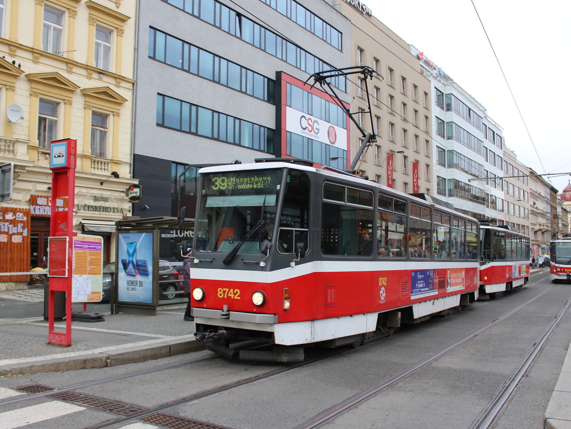 Прага, Tatra T6A5 № 8742