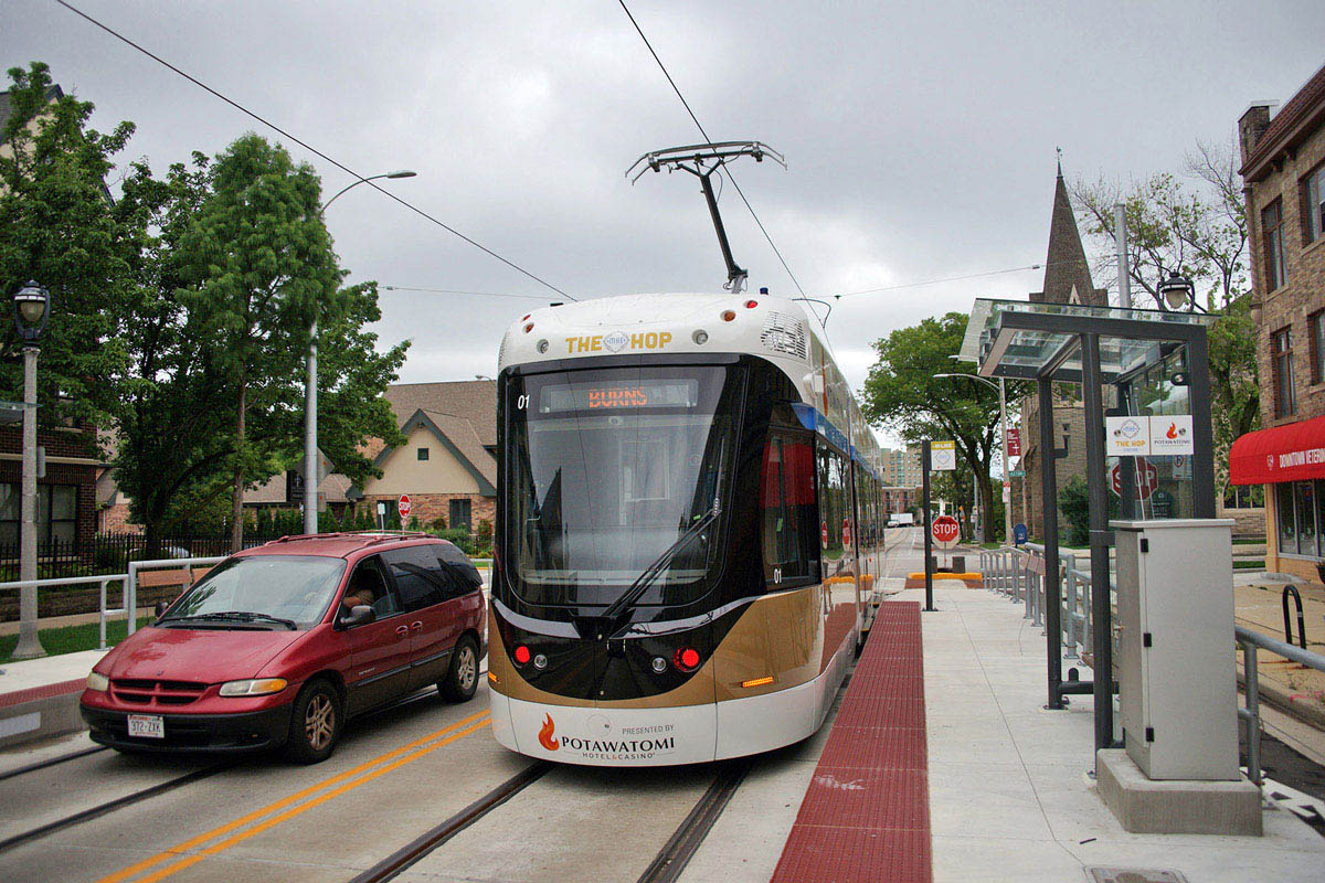 Milwaukee, Brookville Liberty № 01; Milwaukee — New Trams' Testing